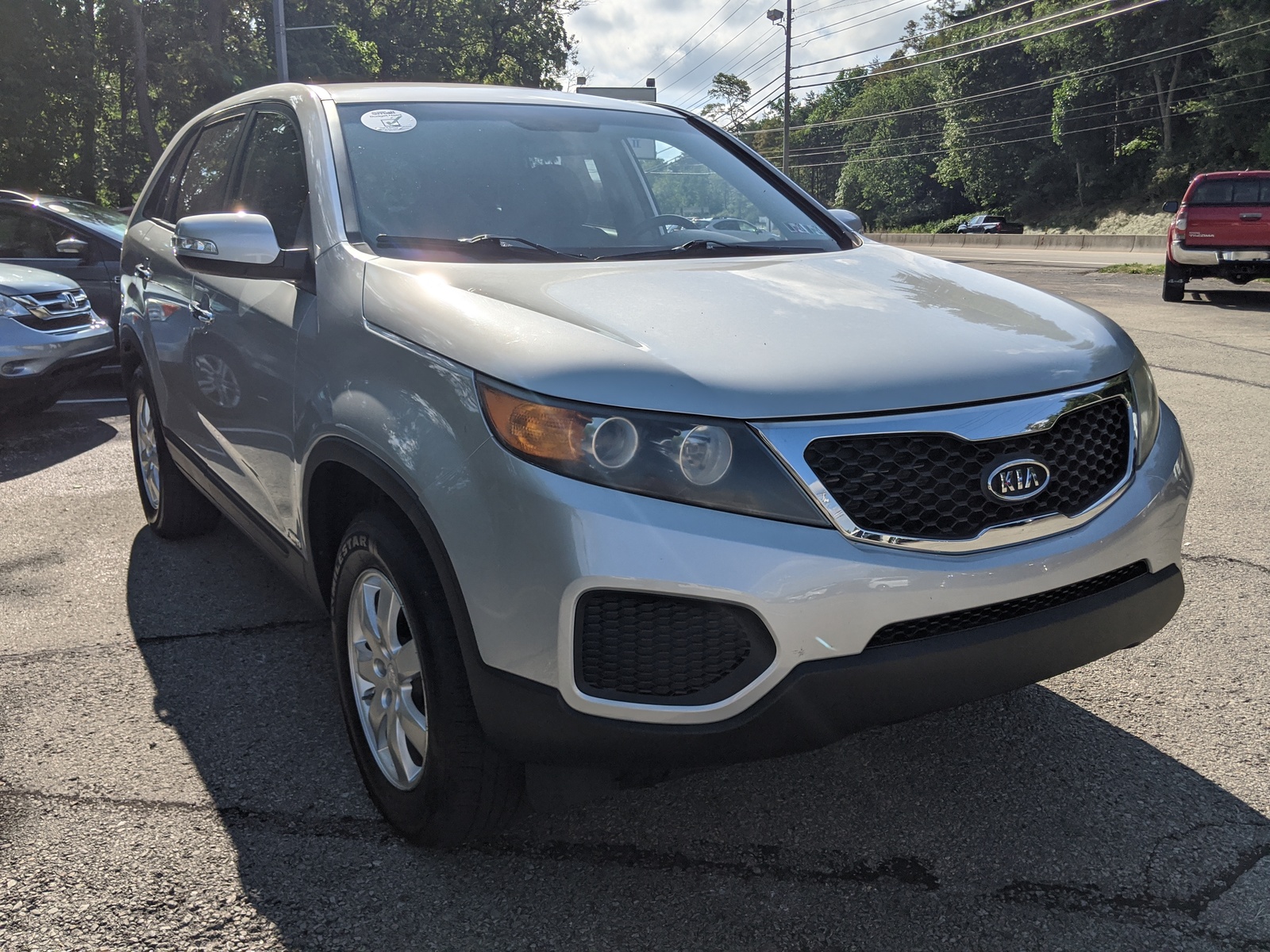 Pre-Owned 2011 Kia Sorento LX in Bright Silver | Greensburg, PA | #K03999X